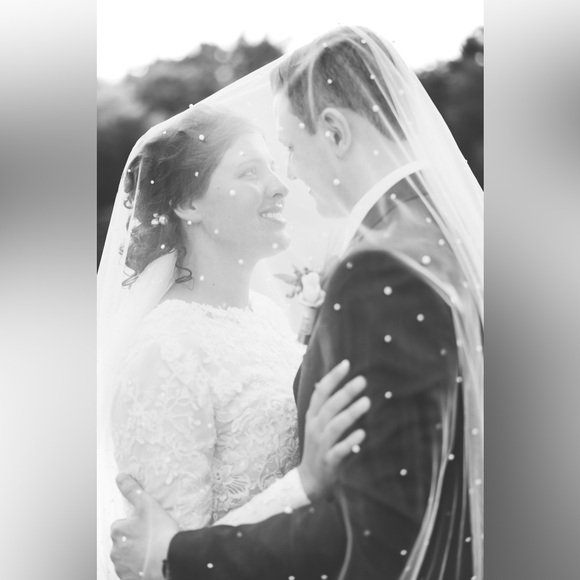 Welcome to my Closet! 🫶 - Picture 1 of 3